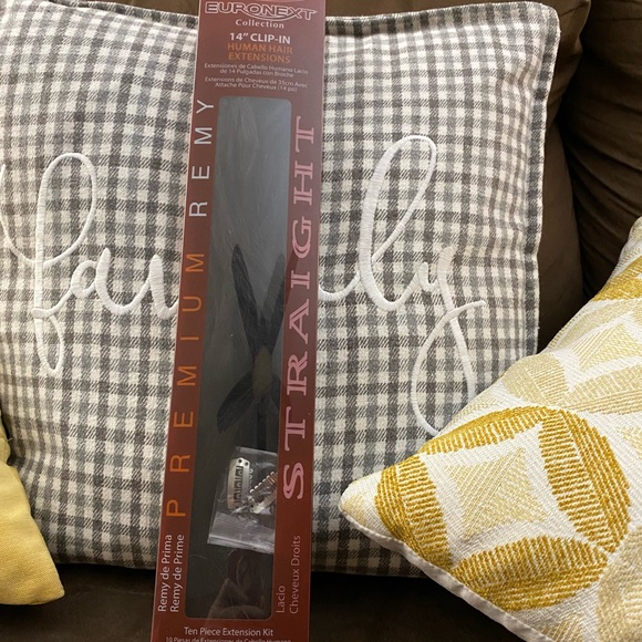 Hair extensions - Picture 1 of 5